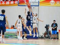 开云体育APP下载-激烈篮球比赛，球员拼搏争胜