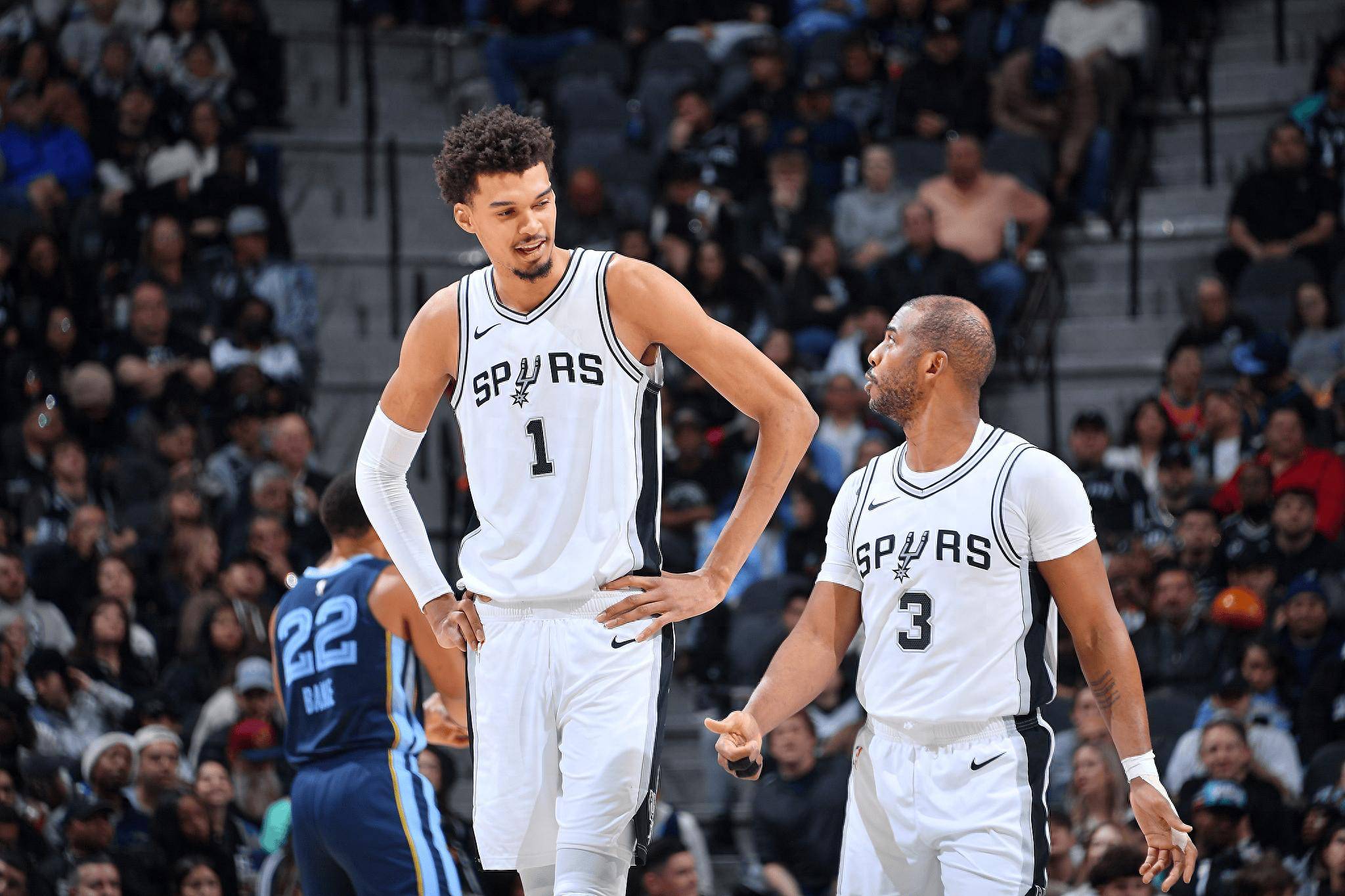 马刺赢下灰熊，再次进入季后赛区