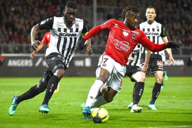 里昂在主场大胜，法国联赛中实力凸显