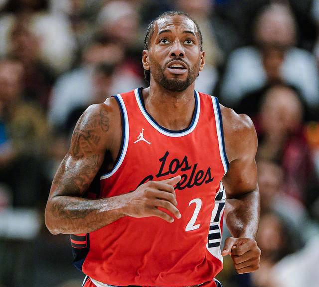 关于伦纳德在快船表现出色，独得超高得分被视为金牌得主的信息