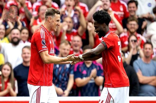 阿森纳队长双响,助球队夺得胜利 阿森纳队长双响,助球队夺得胜利