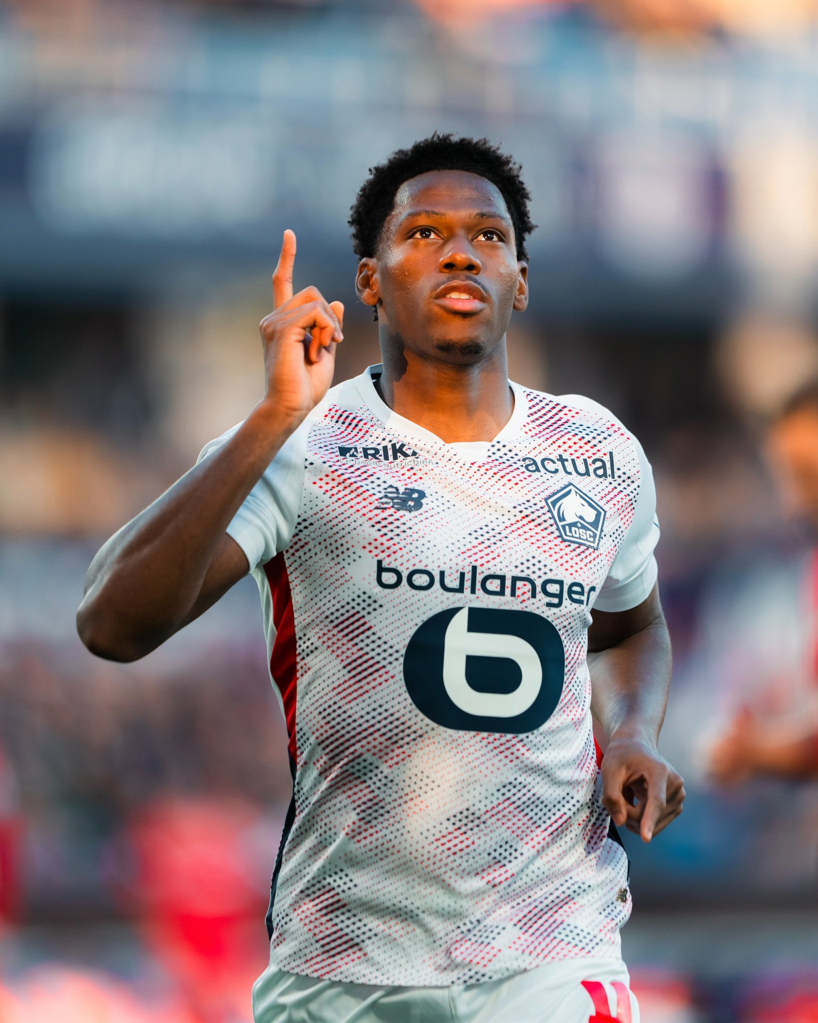 包含里尔战术失误，客场不敌蒙彼利埃遭遇挫败的词条