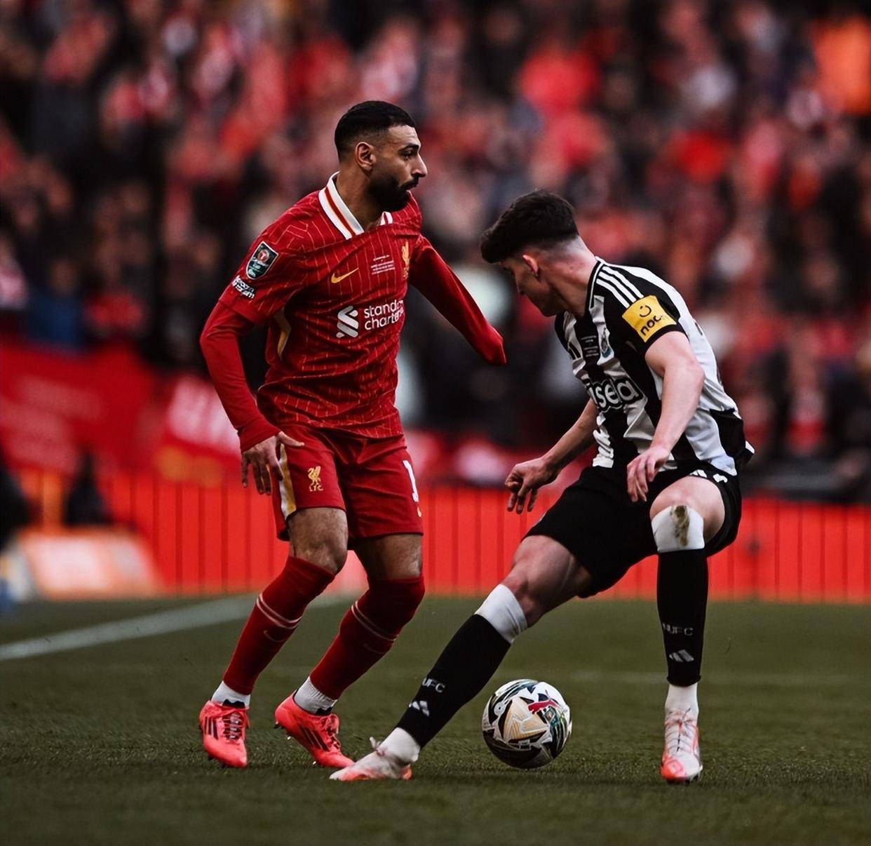 关于利物浦浪费机会，两连败日益失去冠军气势的信息