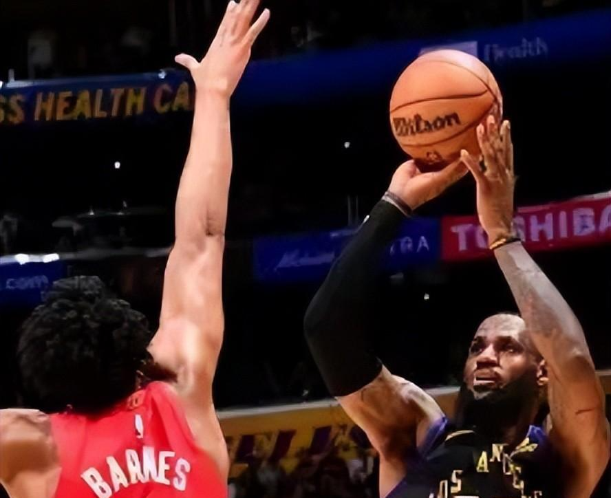 关于灰熊强势猛龙，萨博尼斯送出助攻的信息