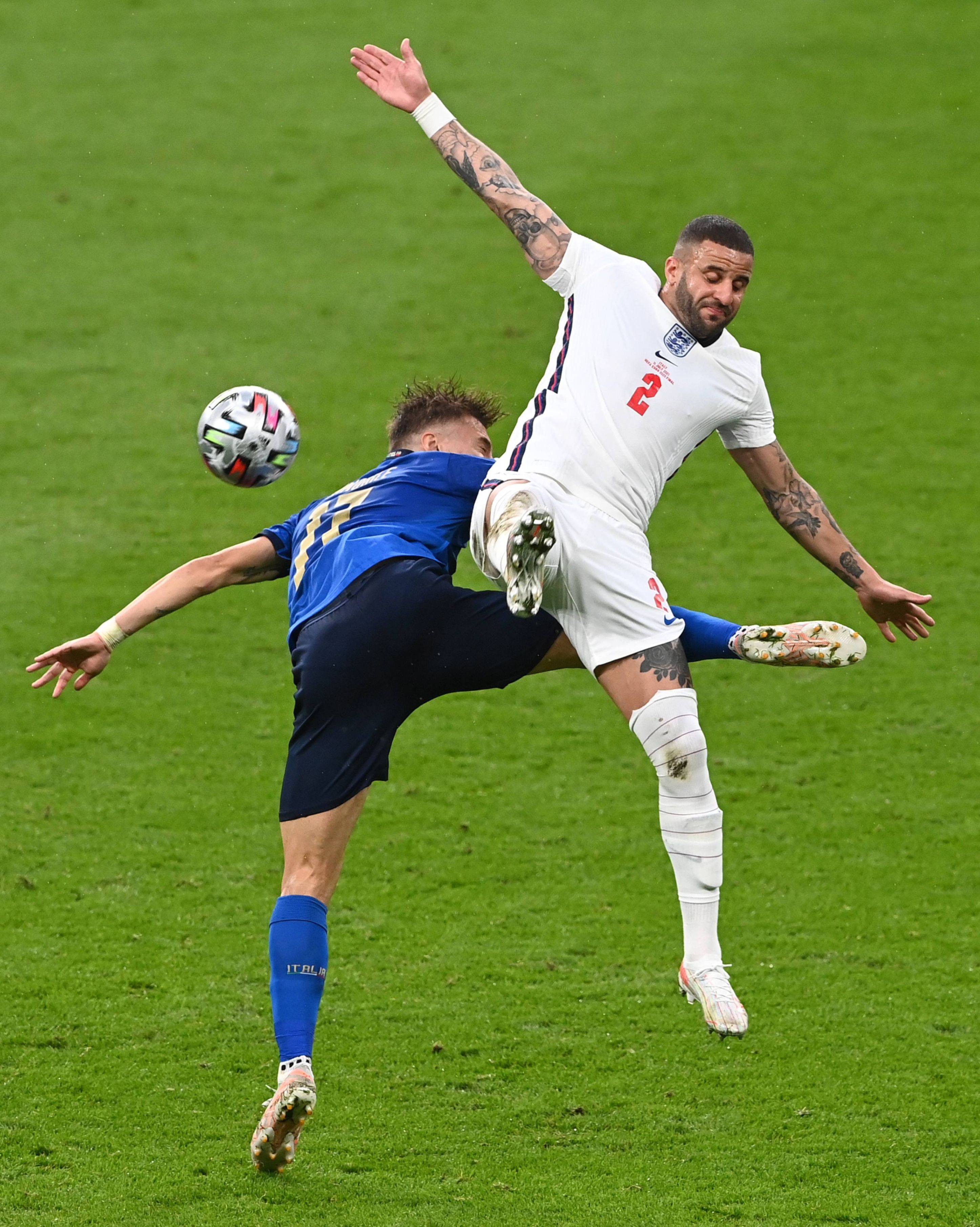 精湛足球技艺赛场上获胜绝对优势